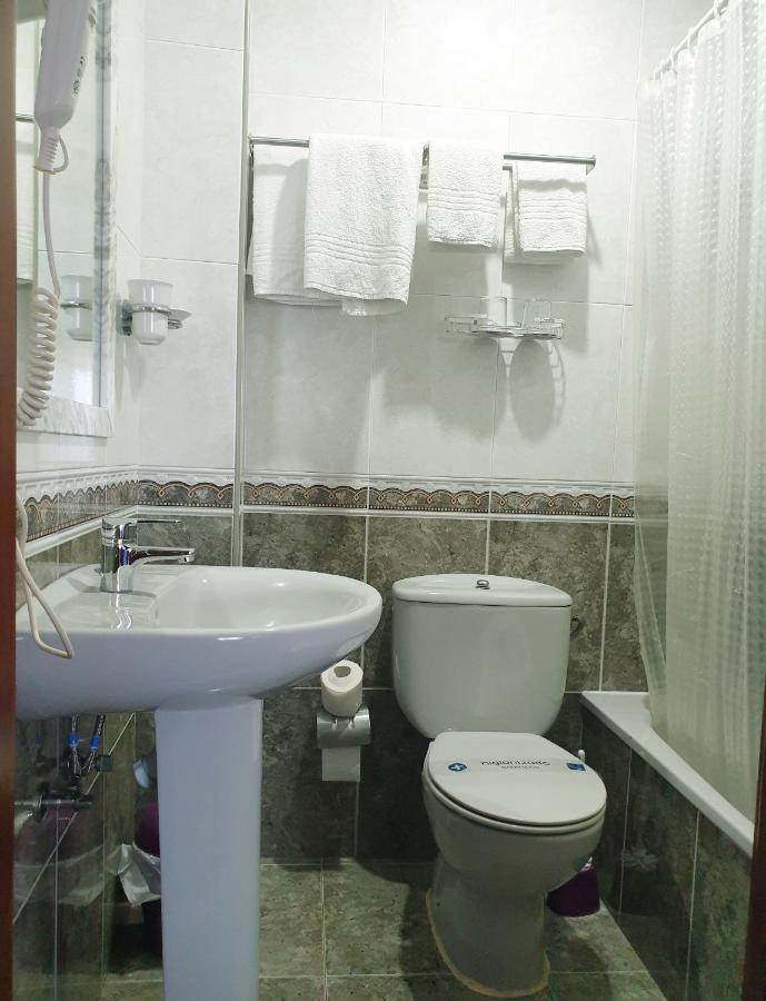 Hostal Puente Azud Aviles Exterior photo